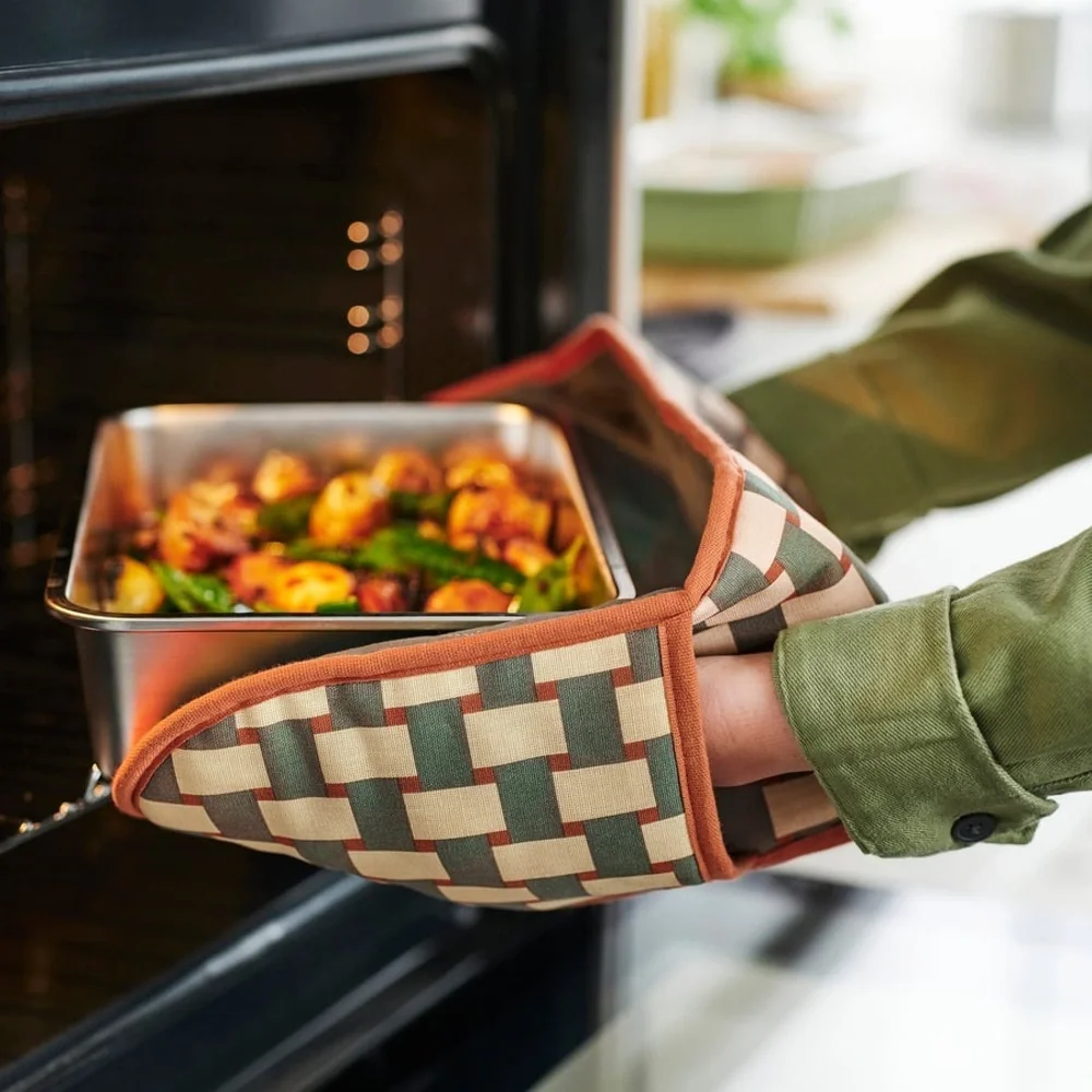 IKEA RINNIG Oven Mitt NWT